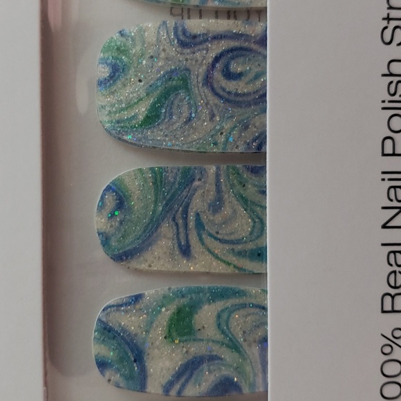 26. Color Street Bundle 1 - Picture 4 of 5